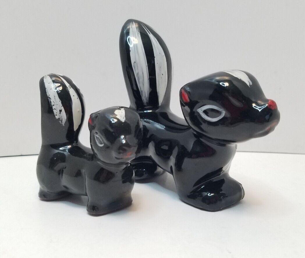 2 Vintage Red Ware Ceramic Mom & Baby Skunk Figurines Set Made In Japan